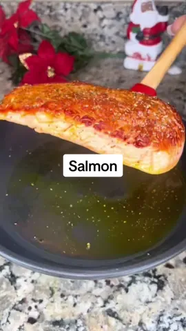 Salmon, asparagus and mashed potatoes but sea salt blossom scented wax melts 🔥 #holiday #mealideas #salmon #waxmelts 