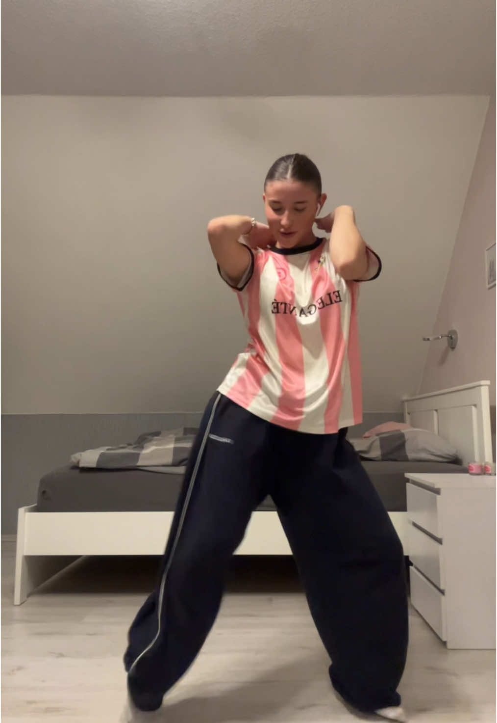 Soaked | dc: @alexandra 🌟 🫶🏼🫶🏼 #fyp #dancechallenge #fürdich #dancer #germany 