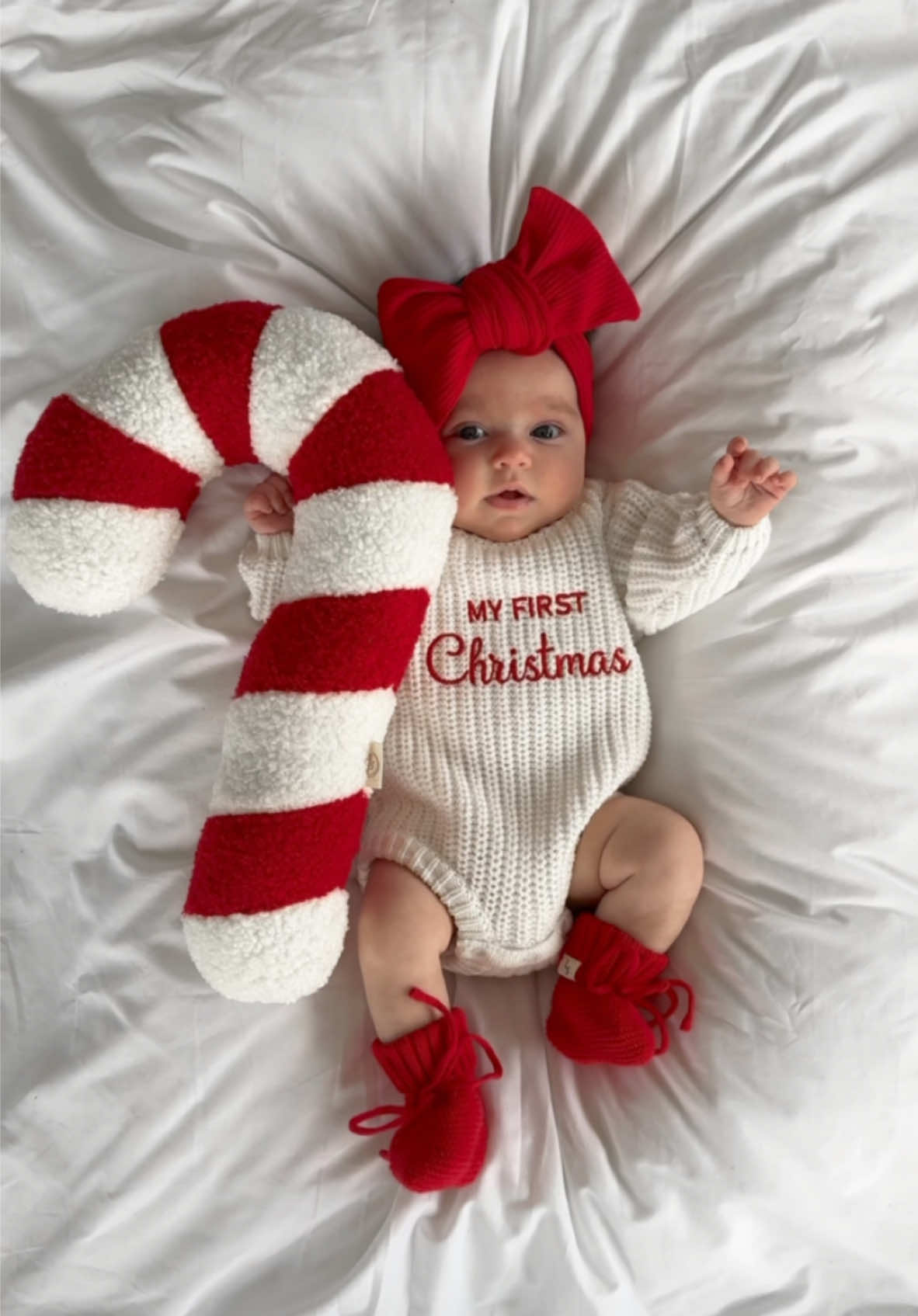 POV: its your baby’s very first Christmas 🥹♥️  #newbornscrunch #firstchristmas #babygirl #babylove #itsagirl #babyfever #babystretch #personalised #christmas #christmasbaby #firsttimemom