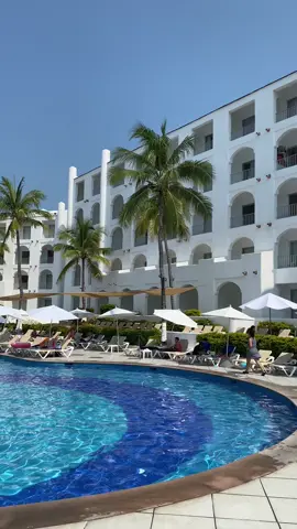 🎄 Esta temporada celebra en el mejor hotel Tesoro Manzanillo #tesoro #traveltiktok #xmas #paradise #posada #posadasnavideñas #newyear #miarbolito #christmas #paratiiiiiiiiiiiiiiiiiiiiiiiiiiiiiii #fouryou #paratí #familytime #holiday #holidays #travelagent #resort #💚💚💚 