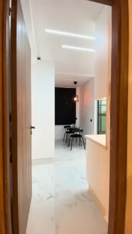 📍Casablanca 📞 0618-83-95-34 📞. #kitchendesign #archi #deco #cuisine #casablnaca #bouskoura #maroc #marocaine🇲🇦 #quartz #archi #deco #kitchendesign #cuisine #deco #kitchendecor #dekton #casa 