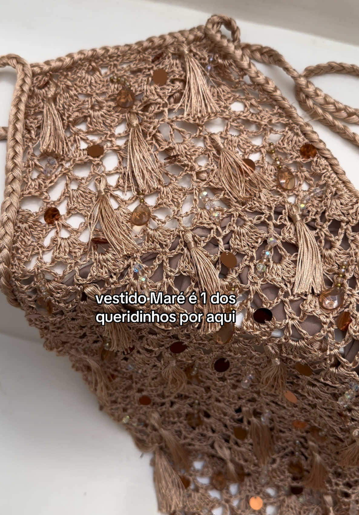 Encante nas festas de verão e no fim de ano com a leveza e a elegância do crochê sofisticado. 🍾🎇 #crochet #feitoamao #handmade #lookanonovo #verao2024 #crochedeluxo 