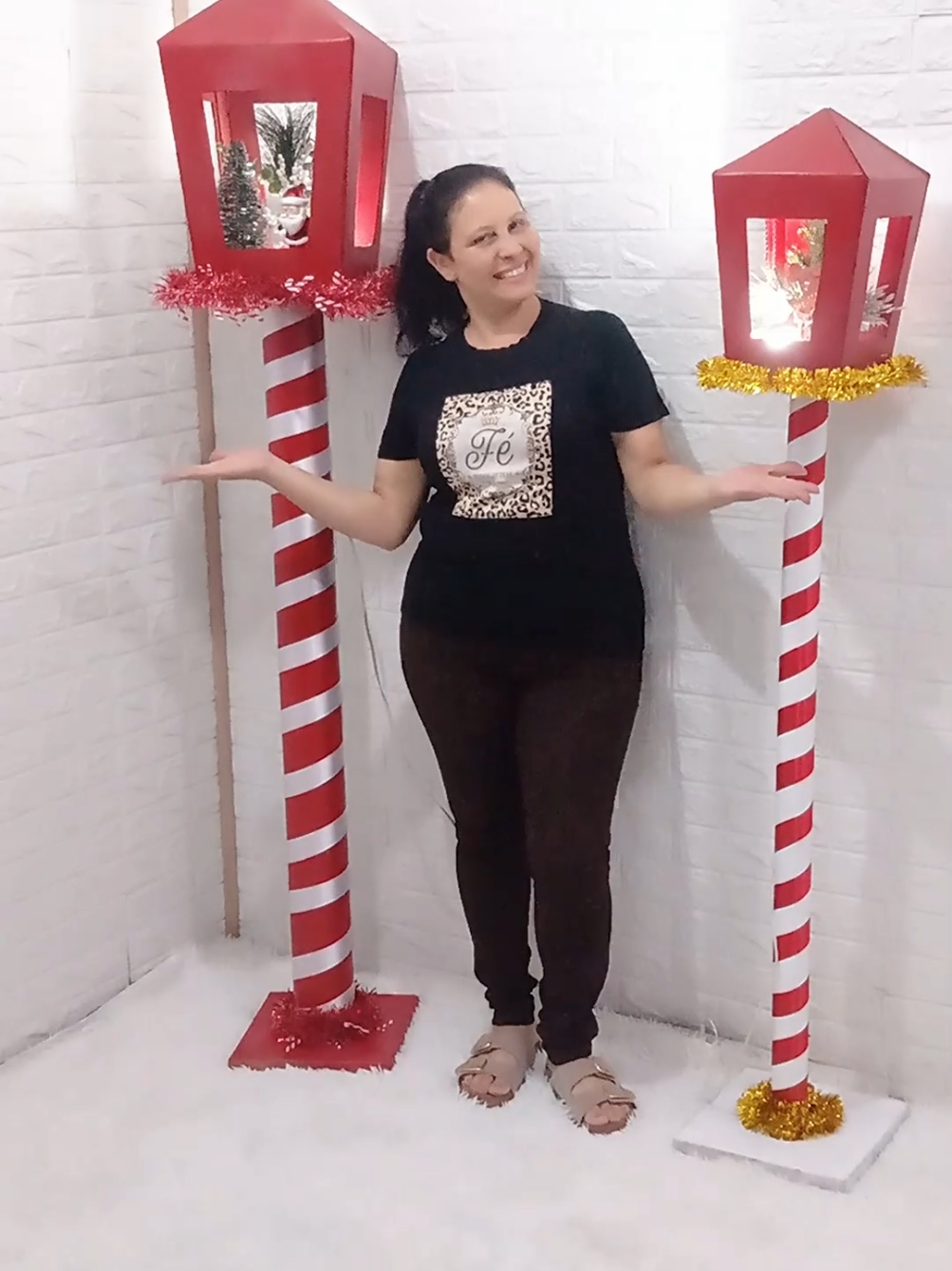 NOVIDADE IMPERDÍVEL! 😍 POSTES LUMINÁRIAS de Papelão e com Moldes para um Natal Encantado 🎄 DIY Decore Fácil #natal #christmas #festanatal #decoracaonatalina #decoracaonatal #noel #poste #luminaria #dicasdecoracao #decor #moldesnatal 