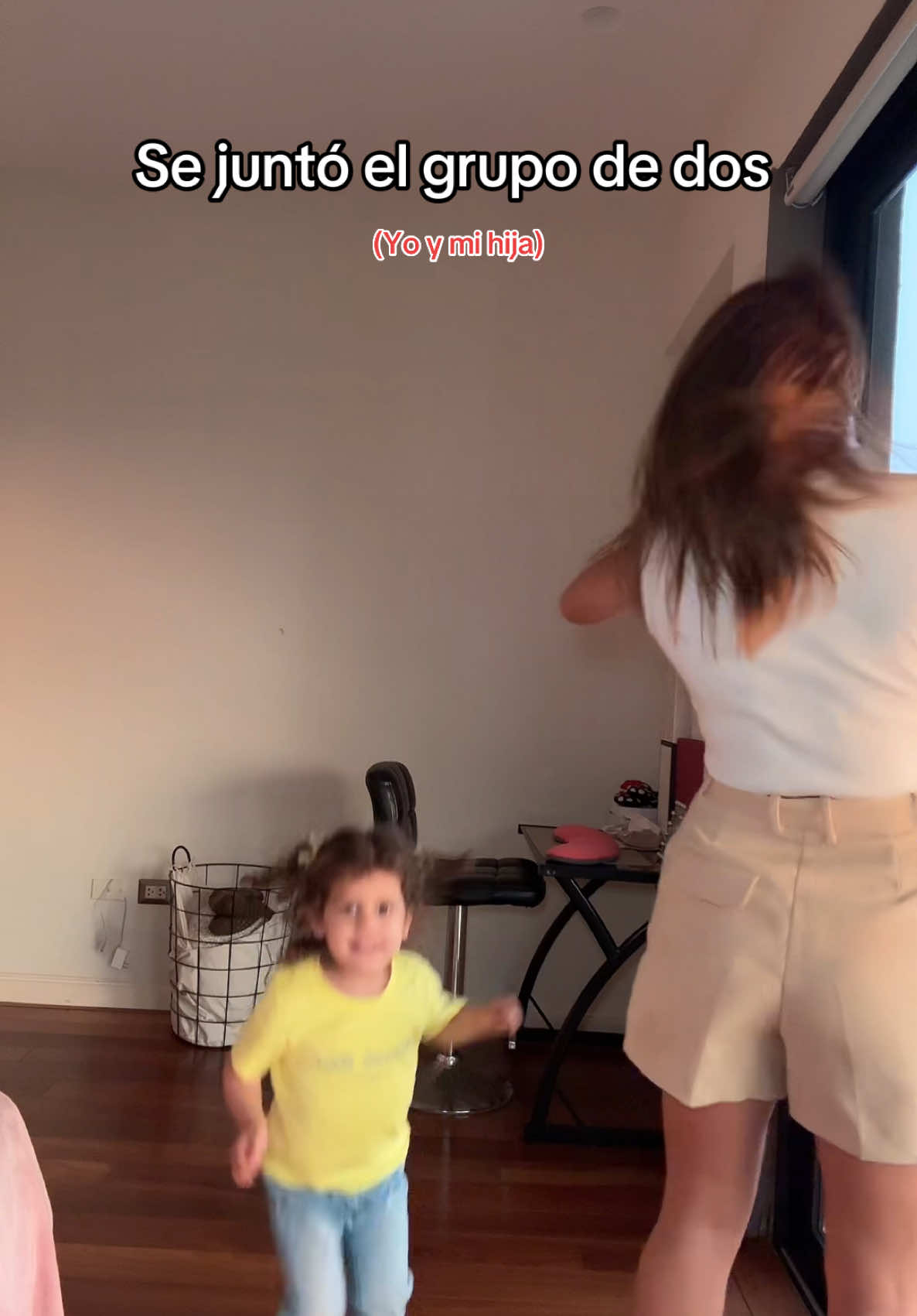 Jajajja esta loca me sigue en mis aventurss y yo a la de ella ! Te amooooooooo🤍🤍🤍 #toddlersoftiktok #toddlermom #limaperu 