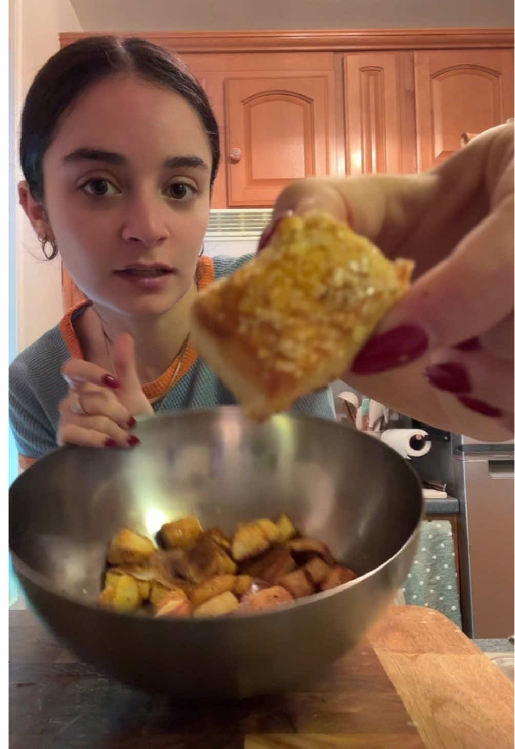 💥📣 ELOISE SOURDOUGH PRETZEL BITES ARE SO DELICIOUS AHH these taste so good and my apt smells like antie annes  recipe below: 195g warm water 70g eloise (active sourdough starter) 50g honey 380g all purpose flour 8g salt 2tbsp melted butter #sourdoughfeeding #sourdough #sourdoughbread #sourdoughstarter #sourdoughtok #sourdoughbaking #homemadebread #sourdoughforbeginners #BakeWithMe #asmr #fyp #sourdoughpretzels