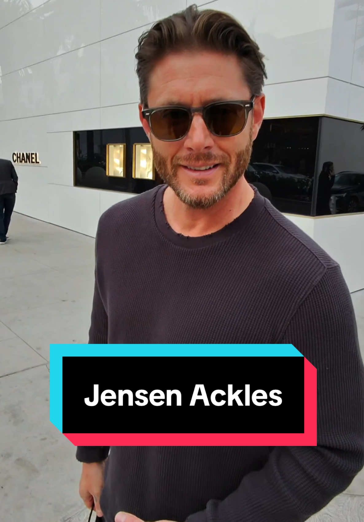 Nice meeting you Jensen Ackles & thanks for the advice 🤝🏾 #iampeterfouad #peterfouad #jensenackles #supernatural #streetphotography #beverlyhills 