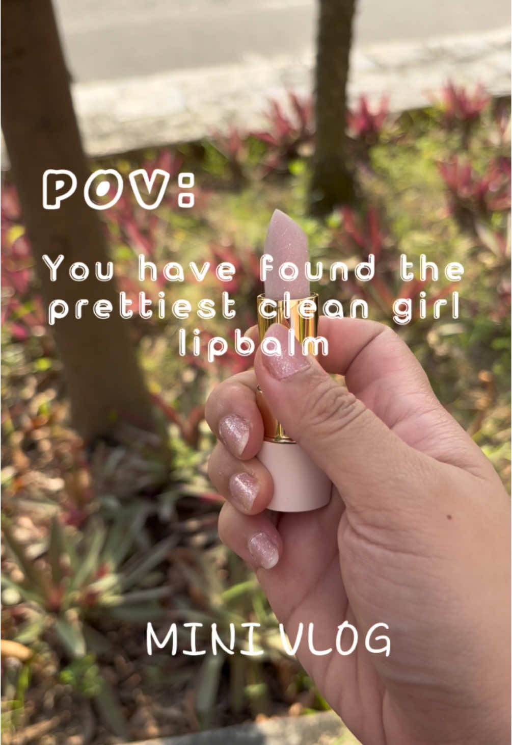 So obsessed with the prettiest shimmering lipbalm ever~ Lucky Beauty Starbalm by Blythe  #blythecosmetics #luckybeauty #starbalm #starbalmluckybeauty #hydratinglipstick #lipgloss #lipbalm #aesthetic #shemfinds @Lucky Beauty Inc #CapCut 