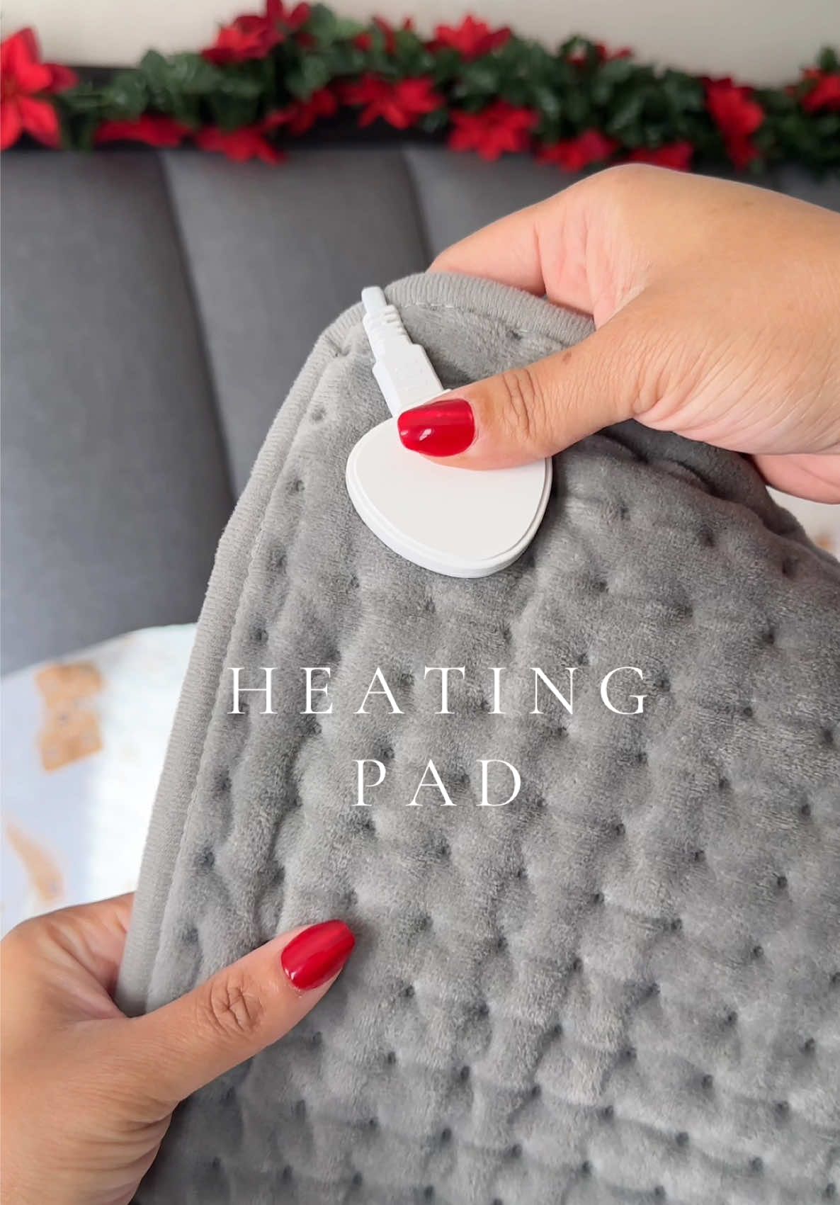 Whyd i wait so long to get one 😭😭😭 #heatingpad #warmer #heatedblanket #electricheatingpad #heatpad #heated #backpain #musclepain #sore #sorelaxing #cramprelief  #periodcramps #periodtips #periodpain #creatorsearchinsights 