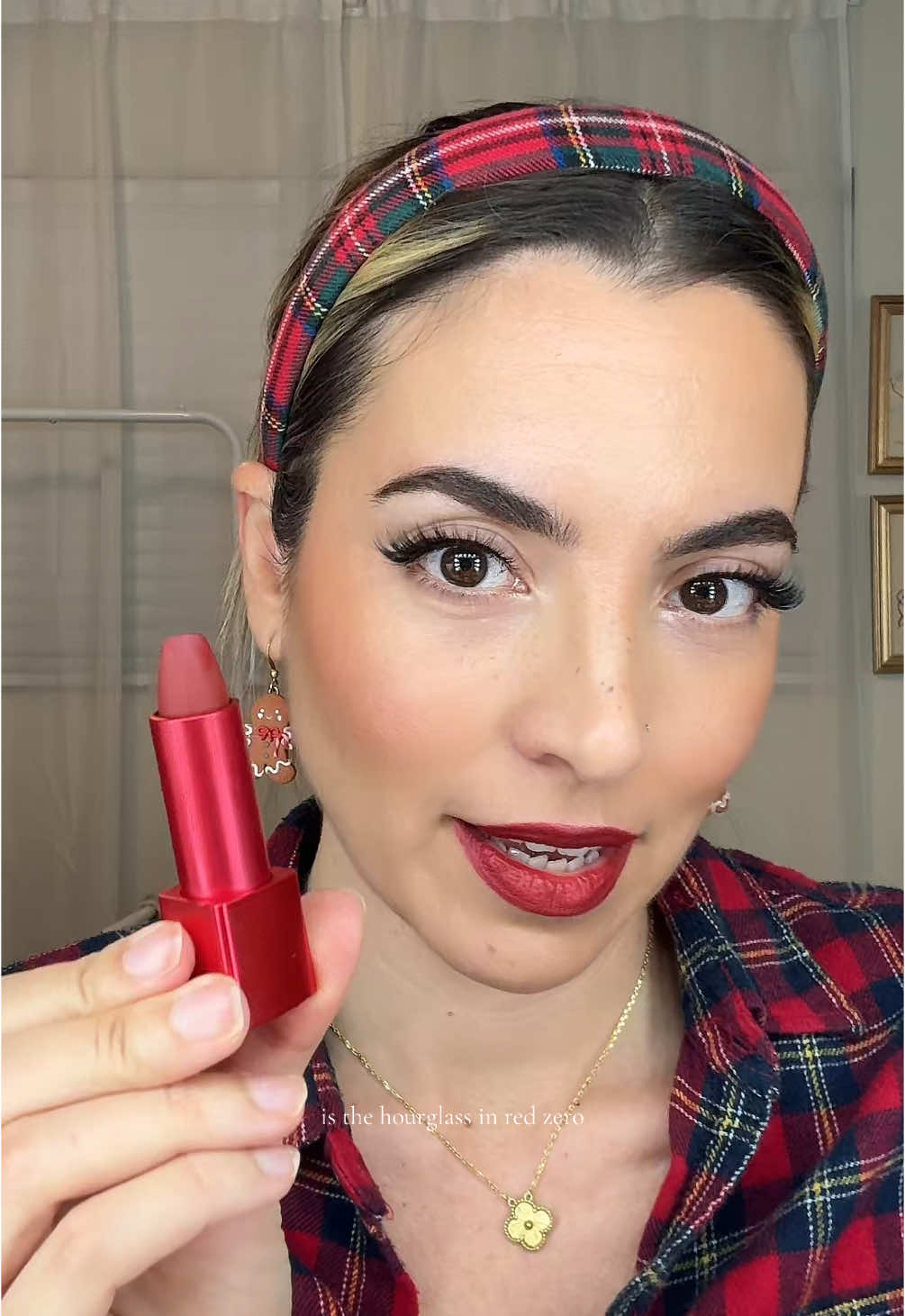 2 holidays must have ❤️ @House of Lashes  @Hourglass Cosmetics  earrings are from Karmel Art on Etsy  headband is from @Brandy Melville  #holidaywishlist #makeup #musthaves 