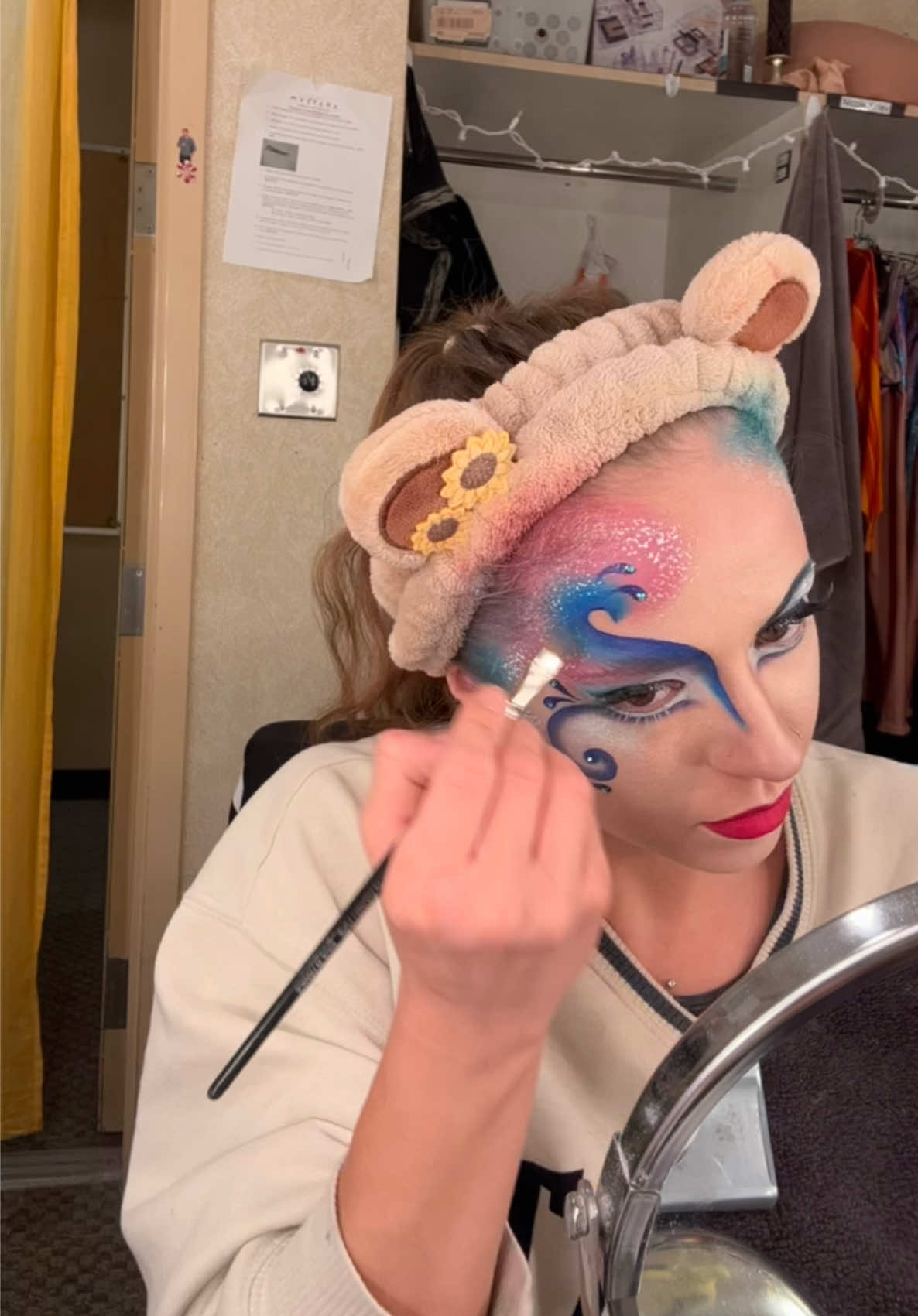 1h15 of makeup in 30s 💜✨ What do you think about this make up for Mystère show? 💫 @cirquedusoleil  #cirquedusoleil #performer #artist #makeup #makeuptransformation #timelapse #timelapsevideo #girlsmakeup 