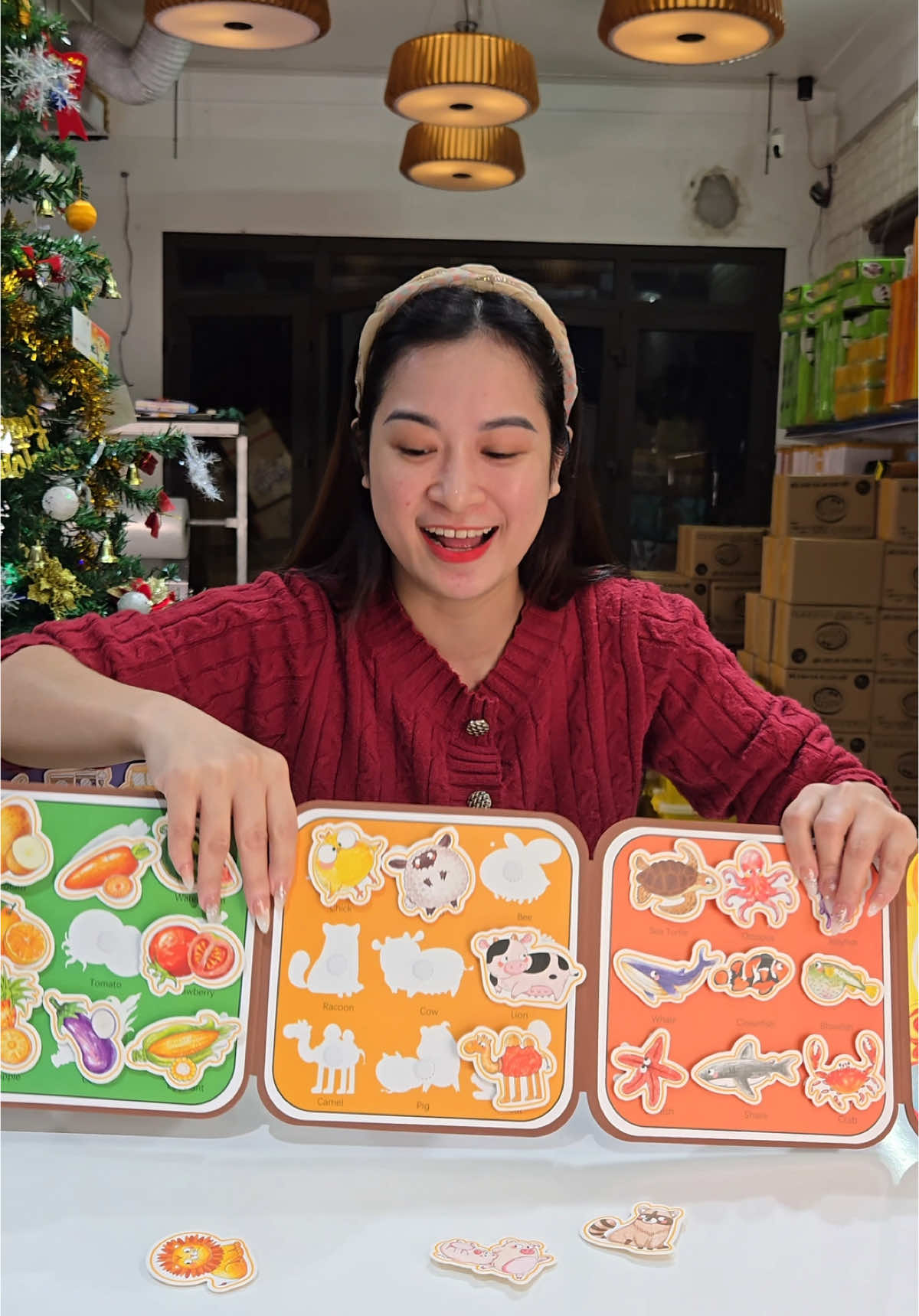 Tô màu bóc dán cho bé #dochoitreem #mebimsua #dochoichobe #sachbocdan #tomausangtao 