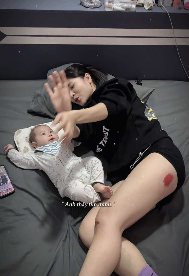 Hôm nay mẹ không làm em cười được rồi☺️#đỗthuýquỳnh🐍 #jun🐉🐲 #mebimsausinh #mebimsua #mebimchamcon #mevabe #embedangyeu #tiktokviral #xuhuong 