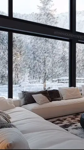 Böyle bir evde olmak aşırı huzur verici🥂#şöminekeyfi🔥🔥🔥 #şömine #kar #karyağıyor #manzara #keşfet 