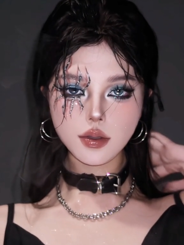 Spider girl 🔥 #credouyin抖音 #bienhinh #makeupbienhinh #makeuptransition #fyp #viral #xuhuong #trending #lila19 
