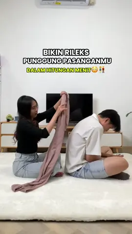 Habis nguli pasti butuh deh perenggangan gini! 🥹🥹 tag pasangan kalian! #freshliving #rileks #pasangancouple #pijat #reflexion 