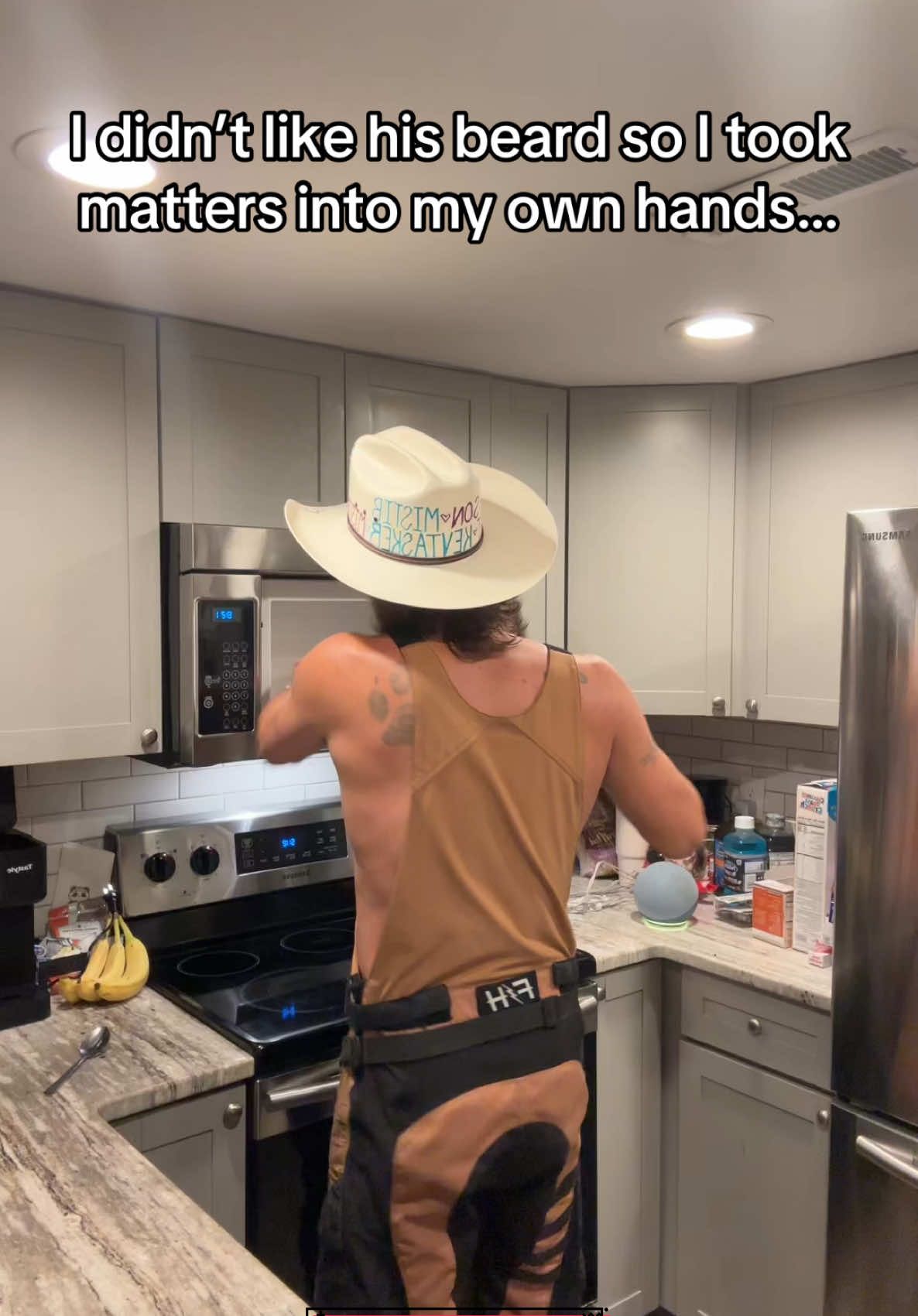 I hate his beard and his bush 🤢 #husbandandwife #prank #hillbillyandsweetie #couplecomedy #marriagehumor #shavingbeard #beardprank #marriedlife @Southern Sweetie 💜🩷 shaving my husbands beard to get his reaction #shaveitoff #prankwars #payback 
