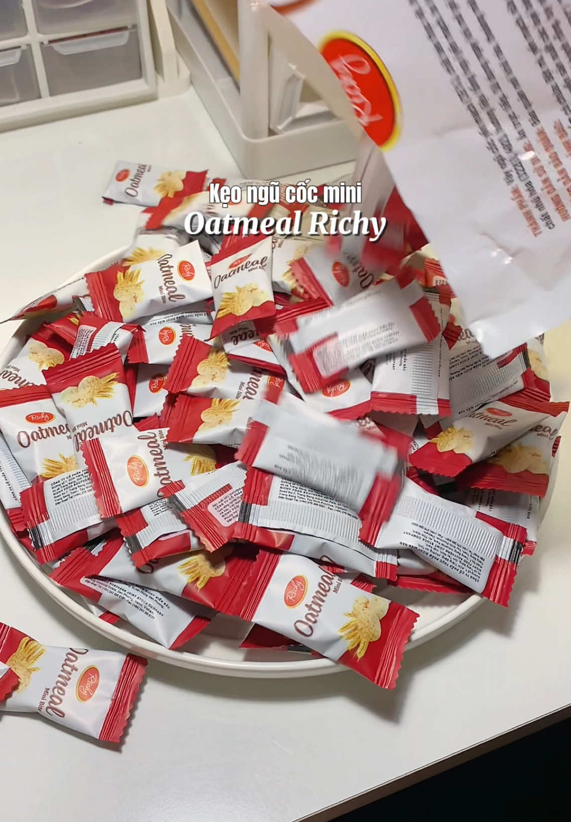 Ăn cái này nó bị cuốn á 😋 #unboxing #keongungon #oatmeal #homnayangi #reviewanngon #keotet 