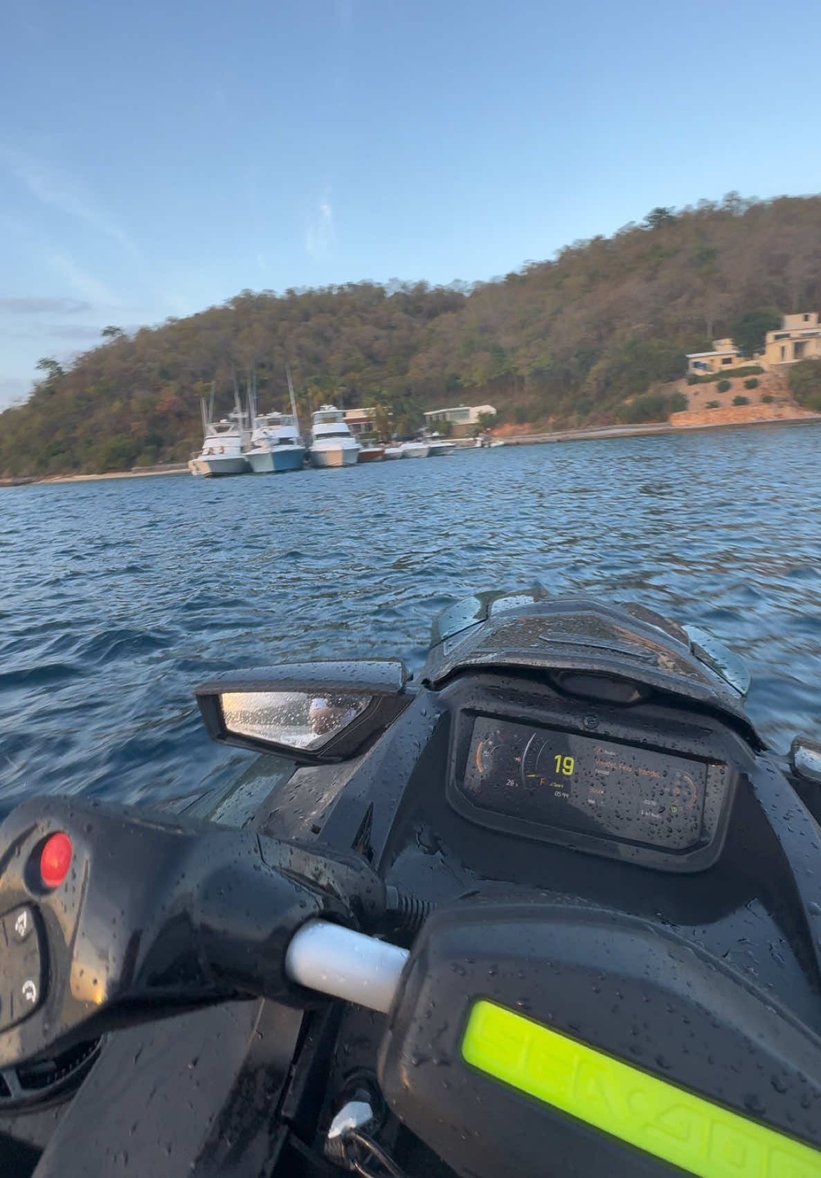 @Sea-Doo #apex #rxpx300 #seadoolife #seadoo #viral_video #jetsky #motodeagua #islaarapo #playapiscina #beachhouse #mar #venezuela 