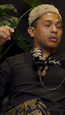 Guys, agas tu apa eh, macam mana nak spot agas2 ni?  Full episode of our podcast 2BrosTalk is available on Spotify.  #podcast #singapore #malaysia #survival #mangrove #fyp #fypsg #trending #fypsingapore #camp #podcastsg 