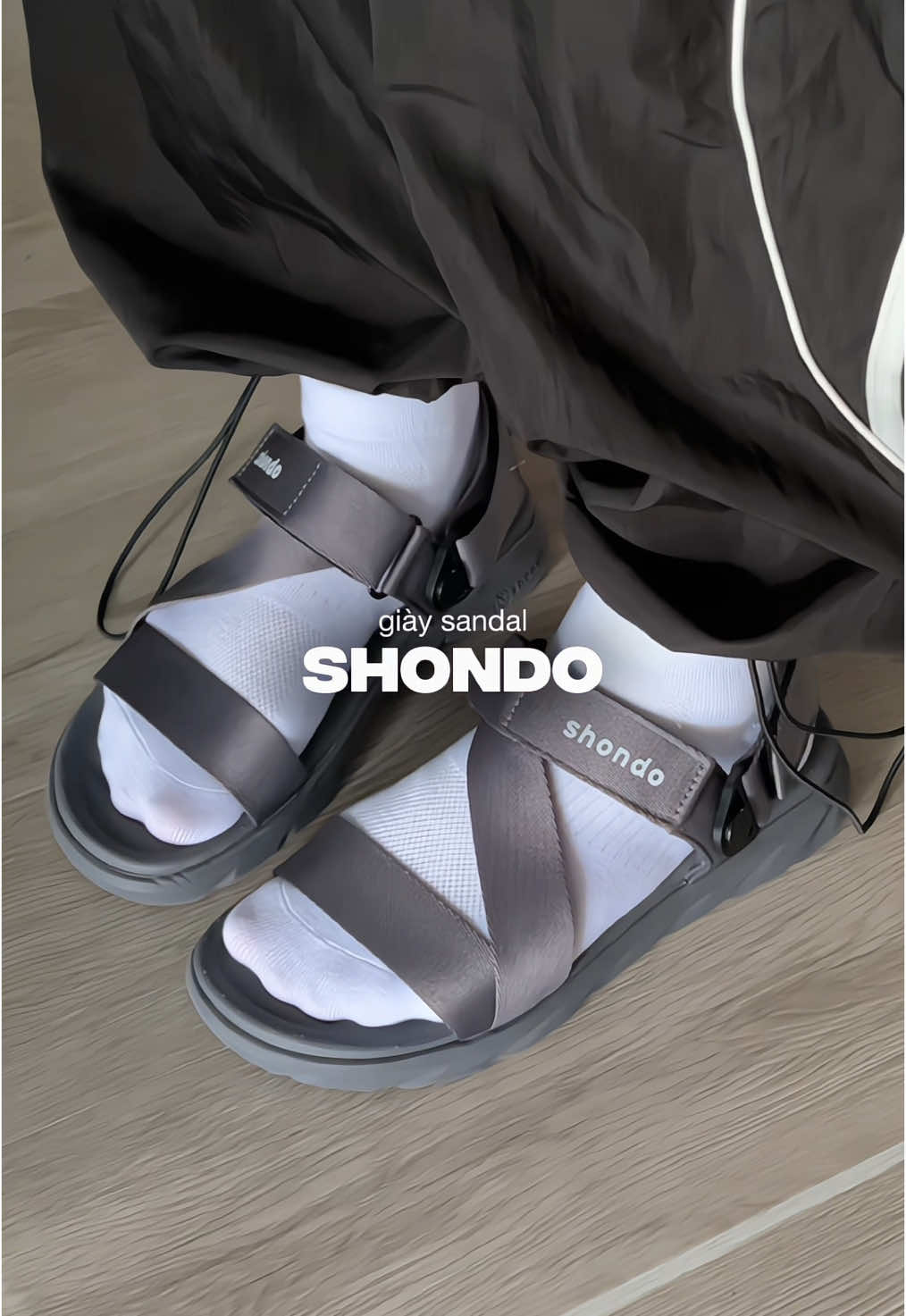 sandal nhà này thì quá hot rồi he  thiết kế basic mang đi chơi đi học đều sang ✨🧸#sandal #shondo #macdepmoingay #viral #muataitiktokshop #unisexfashion #nghile2009 #saleluongve #quatangnguoiyeu #unboxingvideo #unbox 