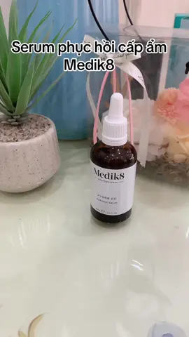 Serum Meki8 cấp ẩm, phục hồi. Nói thật dùng em này rồi không đổi được loại khác luôn ạ, các chị đầu tư da cứ dùng serum này cho em, không phải bàn về chất lượng nữa rồi.Một trong những em serum phục hồi da ,cấp ẩm nhanh chóng mà không bí da#serummedik8#mỹphẩmchínhhãng #xuhuongtiktok 