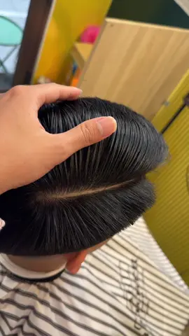 Nay mình kẻ ngôi phát#quanhuybarbershop #quanhuybarbertraining 