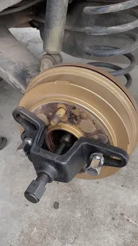 Teicycle Brake Drum @ tools cabut brake drum👍🏼#kenderaan #serviskereta #pomenkampung #bengkel #bengkel #pomen #repairtools #tool #tools #mekaniktiktok #mekanikmuda #spanar #mekanik #automotive #tekanbegkuning #tekanbegkuning #fypyoupage #fyp #fypviralシ #fypppppppppppppp #fyppppppppppppppppppppppp #tiktokmalaysia #malaysia 