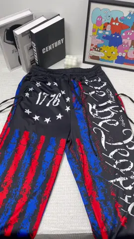 So cool these pants#sweatpants #mensfashion #corduroy #afforable #fypシ #OOTD #tiktokshopcybermonday #spotlightfinds #TikTokShopHolidayHaul #menclothing 