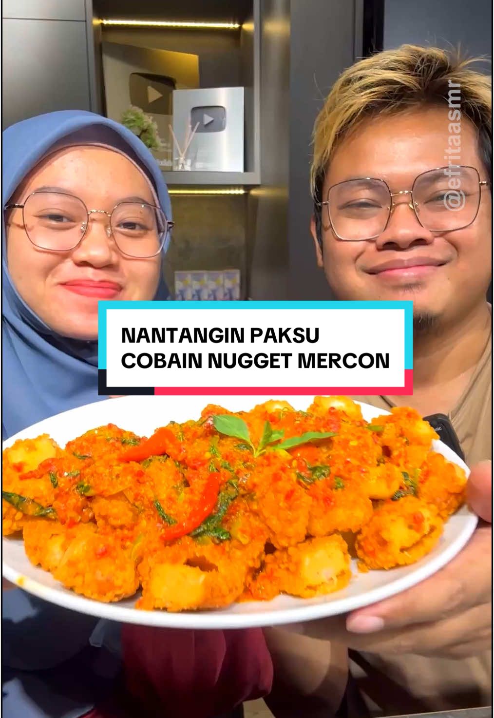 Membalas @yuna Bikin nugget sambel mercon buat paksu nihh ternyata paksu suka dongg sama yg pedes pedes gini, makan sampai habis dongg #BeraniGakLo #racunefrita #fyp #mukbangasmr
