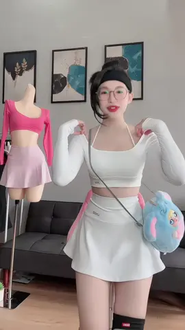 Màu trắng nên có thể tách lẻ phối đồ nha các chị#uniqfit #vaythethao 