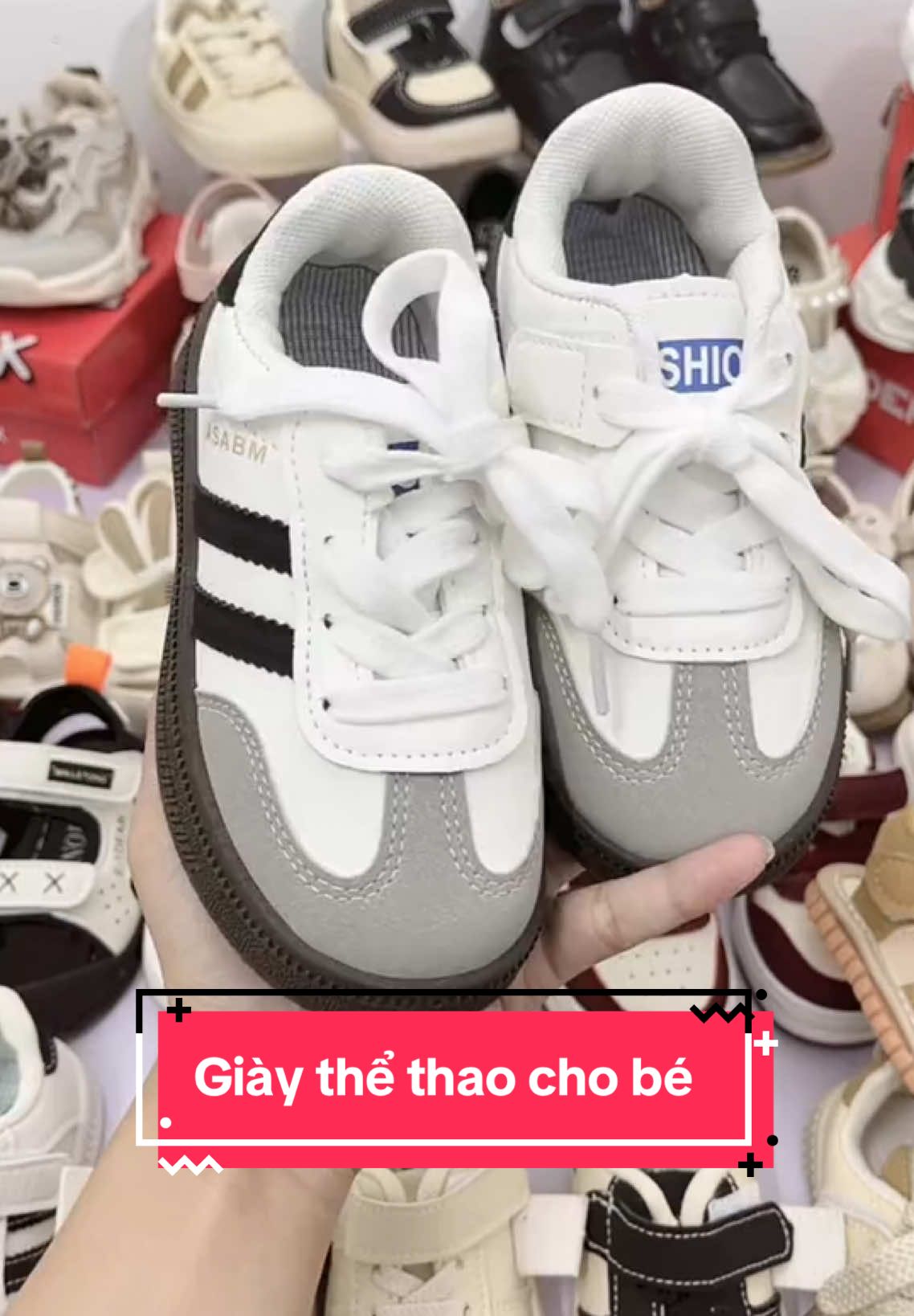 Giày thể thao siêu nhẹ kiểu dáng năng động cho be trai né gái từ     3 -12 tuổi #giaythethaochobe #giaythethaochobetraibegai