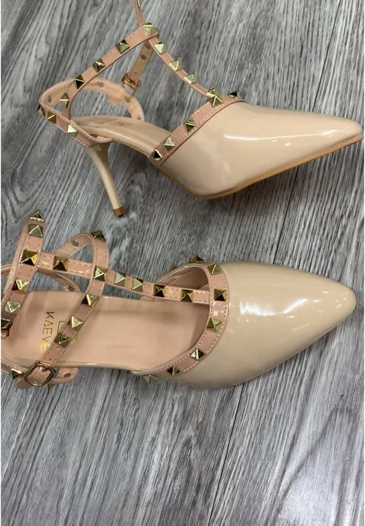 Christmas gift 🎁,unique ❤️#women #fyp #shoes #tiktok #foryou #heels #Outdoors #party #ladies 