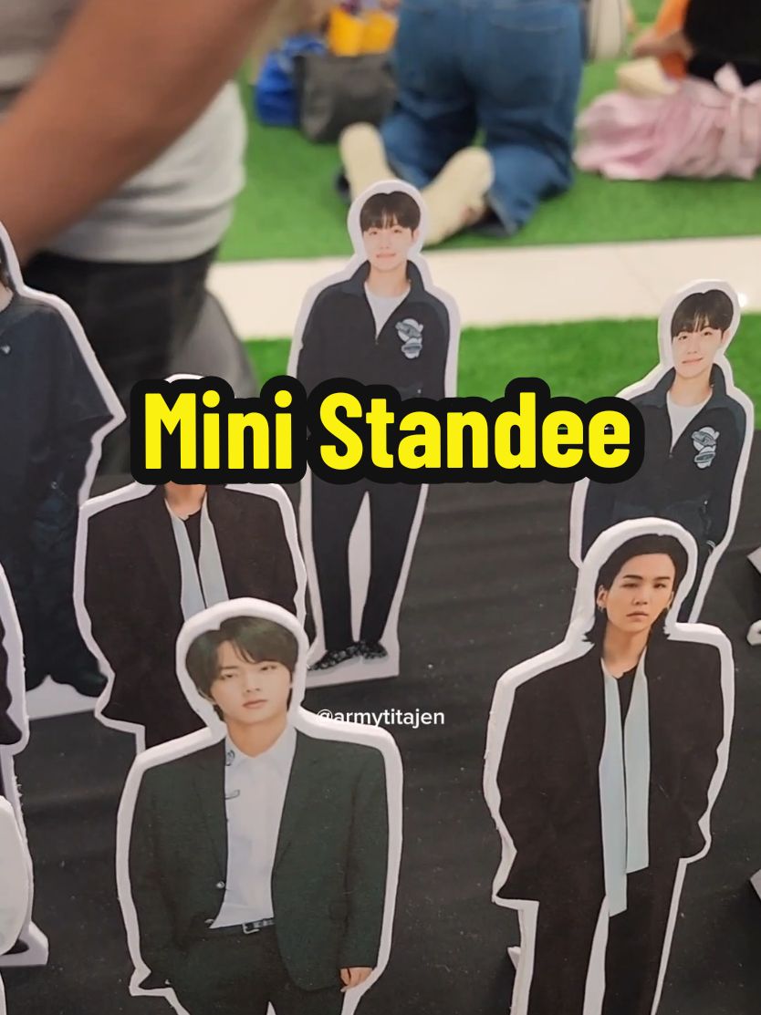 awww ang mga pogi !! BTS mini table standee. #BTS #standee 