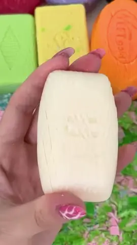 #asmr #asmrsounds #asmrvideo #asmrtiktoks #satisfying #soapasmr #soapcutting #soapcubes #soap #cuttingsoap 