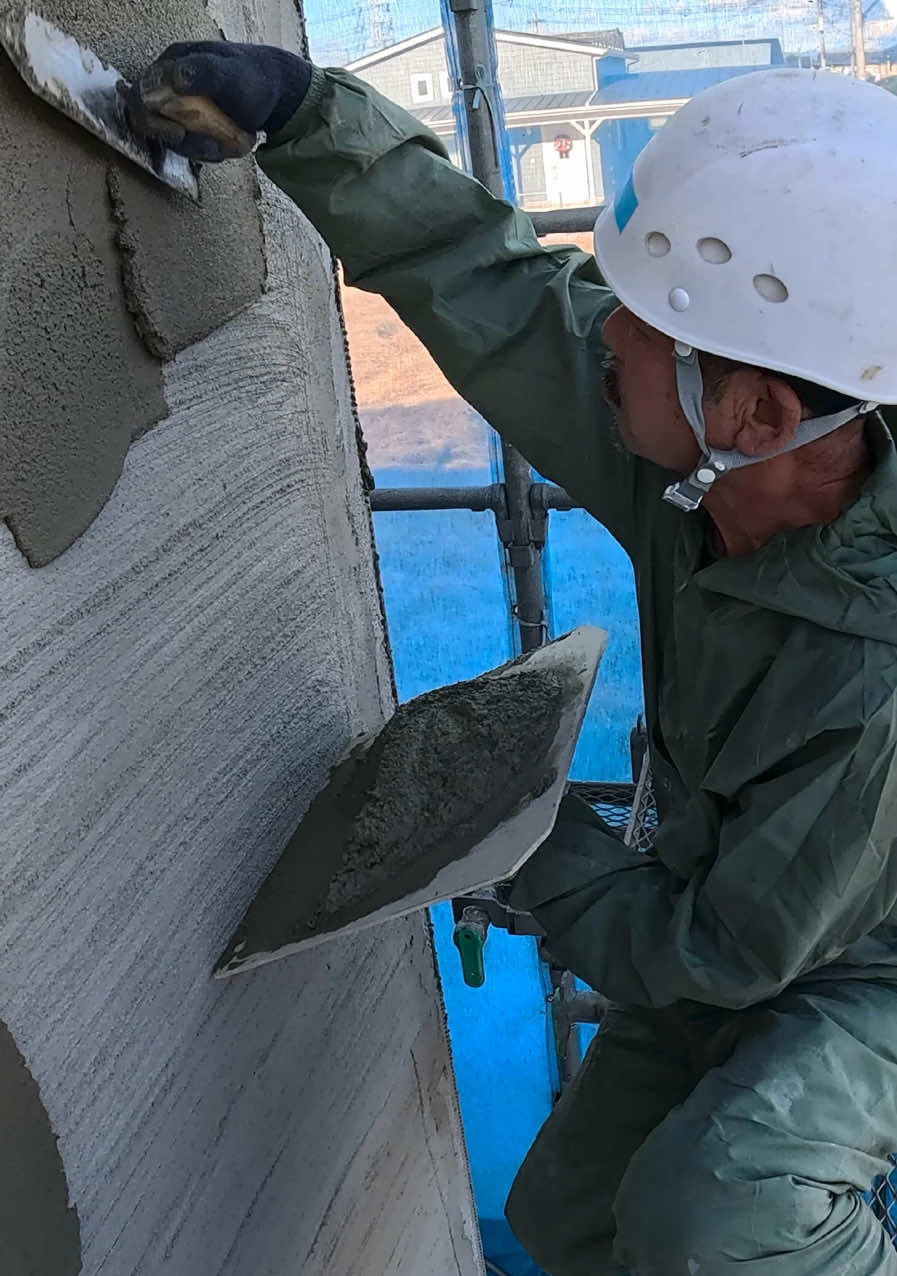 毎日コツコツ。 左官屋がかっこいい。 #ゲーテハウス #Japan #craftsman