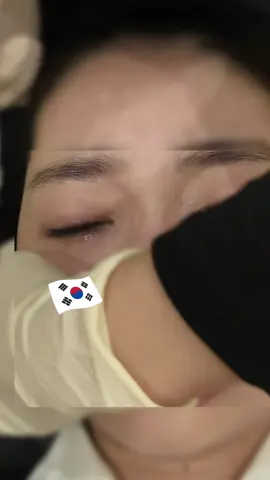 在韓國流眼淚後..皮膚變得非常好🫢 📍詩麗雅皮膚科 (XENIA CLINIC) 首爾瑞草區江南大路441西山大廈4樓 (서울 서초구 강남대로 441 서산빌딩 4층) 可以在他們的ig @xeniaclinic.tw 加line用中文能預約 或者在google搜索 ‘‘詩麗雅皮膚科’’ 在他們的網站上也有line😆 #韓國 #韓國醫美 #首爾 #皮膚 #皮膚管理 #皮膚保養