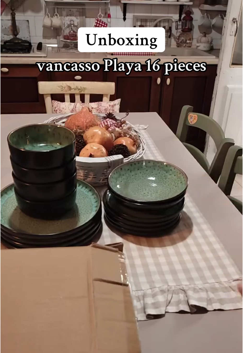 Obsessed with this new kitchen find! Budget friendly shatter resistant Dinnerware Set! #vancasso #dinnerware #dinnerset #unboxing #colorfulhome #vintage #cottagelife #christmas #tablesetting #homedecor #decorate 