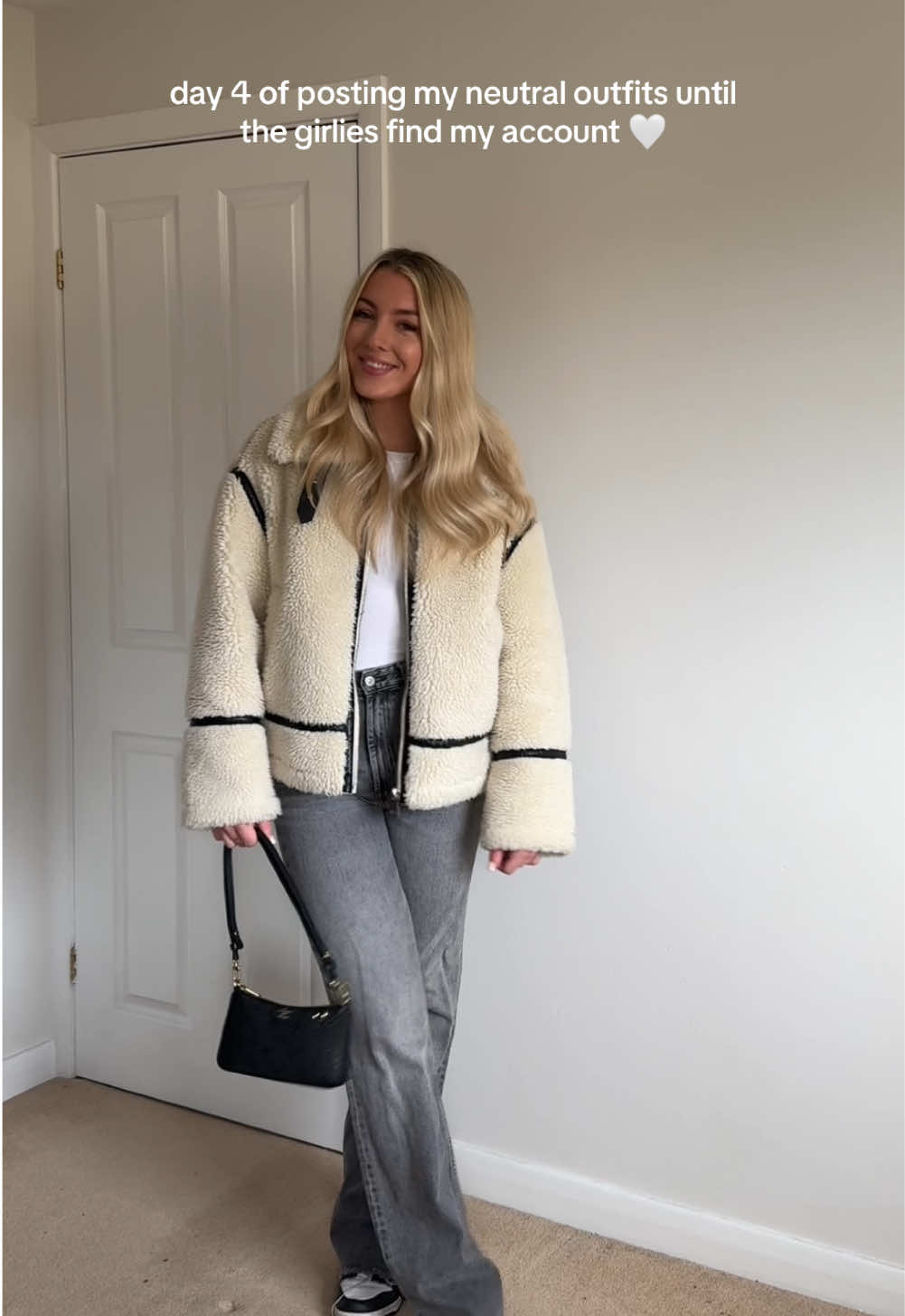 It’s giving cosy outfit ☁️☕️🤍  #teddyjacket #zarajacket #outfitideas #outfitsinspo #outfitidea #neutralfashion #neutraloutfit #neutralstyle #minimalfashion #timelessfashion #capsulewardrobe #fashiongirlies #winteroutfits #winteroutfitideas #winterfashion 
