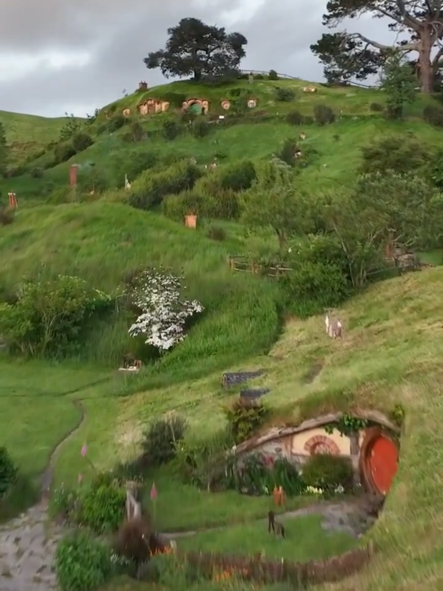The Shire.. One more thing to add to the list of things to do before you die. Source: Imladris-X #lordoftherings #ringsofpower #lordoftheringstiktok #movie #edit #movieclips #best #music #hobbit #shire #beauty #beautiful #frodobaggins #bilbobaggins #peace #village