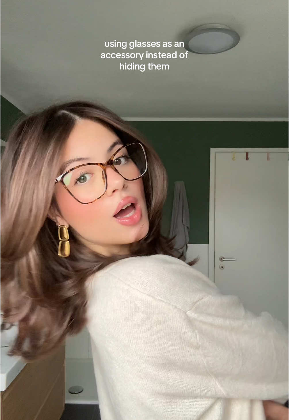 glasses make so many outfits cuter and i’m blind anyway. glasses are from @Lensmart use code CAROLINE to get 15% off!! | anzeige