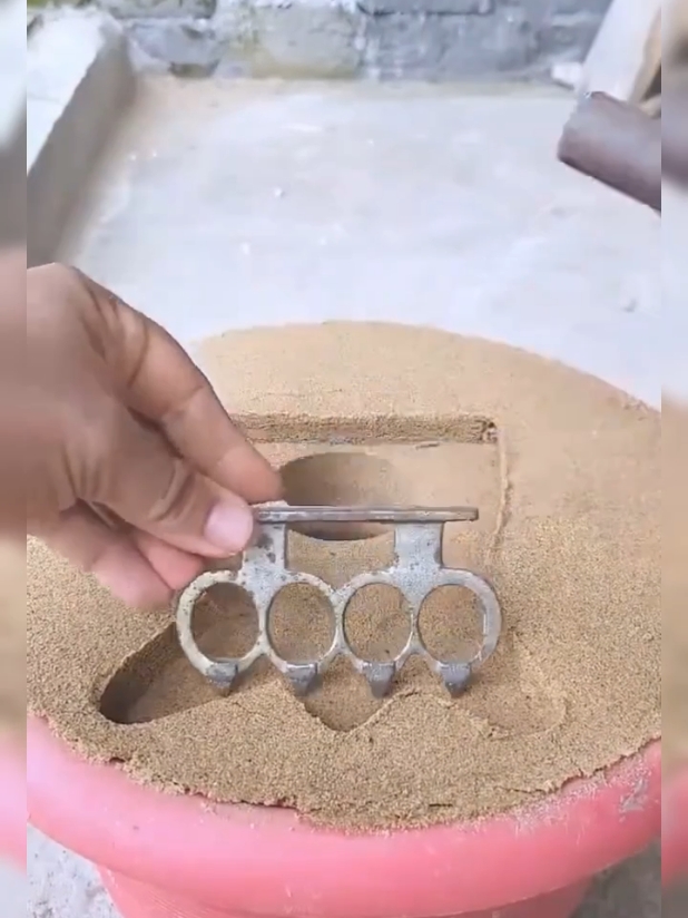 Iron Metal Satisfying  #creatorsearchinsights #diy5minutes #craft #LifeHack #growmyaccount #slimeasmr #asmr #LIVEIncentiveProgram #craftideas #art #DIY #satisfyingmetalwork #satisfyingvideos #shorts #LIVETips #PaidPartnership 