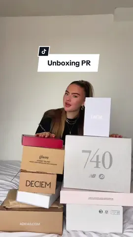 Dit is NIET normaal 🥹 thank you so much @MMBSY Amsterdam @Diorbeauty @Keune Haircosmetics @Clinique @rimmellondon @Gisou @Too Faced @The Ordinary @New Balance Lifestyle @JD Sports 