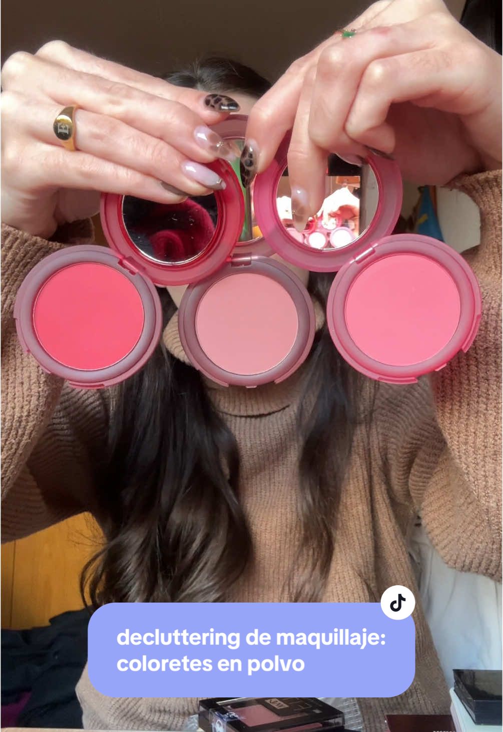 Respuesta a @Hayat seguimos con el decluttering de maquillaje! hoy seguimos con los coloretes en polvo💋😘💁🏽‍♀️  #maquillaje #makeup #decluttering #limpiezamaquillaje #coloretesenpolvo #byelenaperez #longervideo #parati 