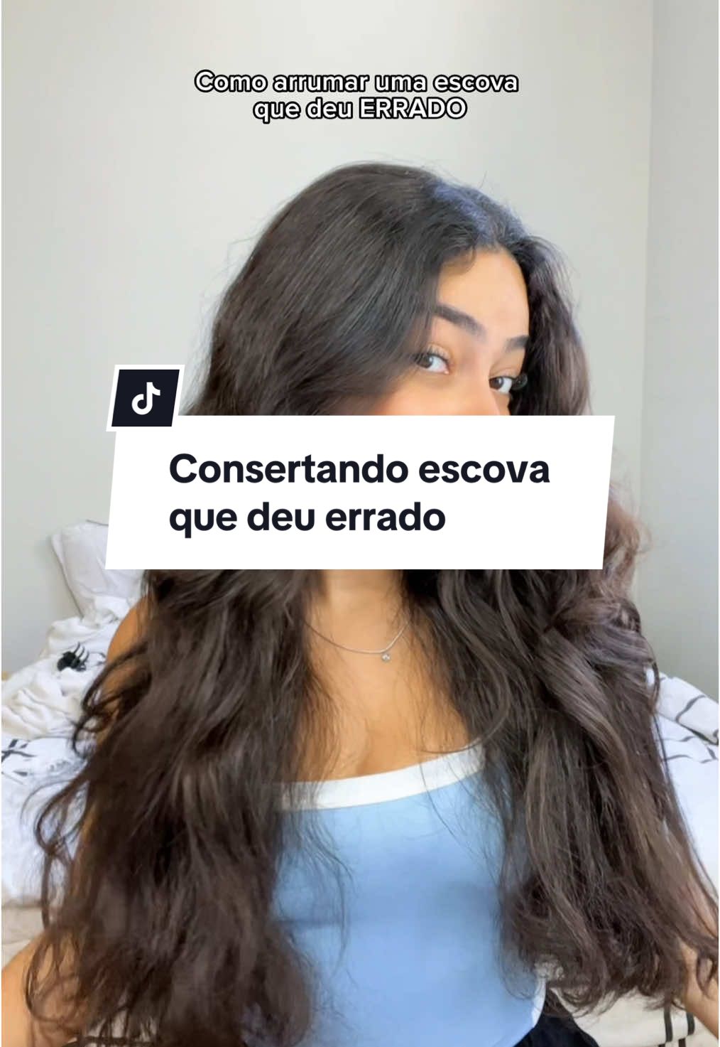 TUDO tem solução nessa vida! 🥂 E essa dica não vai danificar tanto o seu cabelo rs (não vai esquecer das proteções) #cabelocacheado #cabeloondulado #escova 
