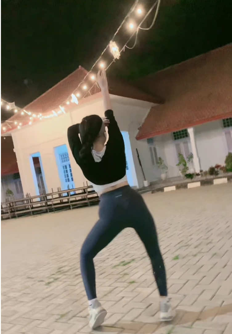 Manusia gada capek nya🤣 Btw ini baru bgt balik gym💪🏻😁 #fyp #jaipong #tranding #indramayupride🏴‍☠️ 