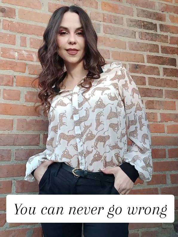 You can never go wrong with a classic blouse and trousers outfit, paired with high-heeled boots #otfitoftheday #OOTD #formallook #classiclook #elegantlook #worklook 