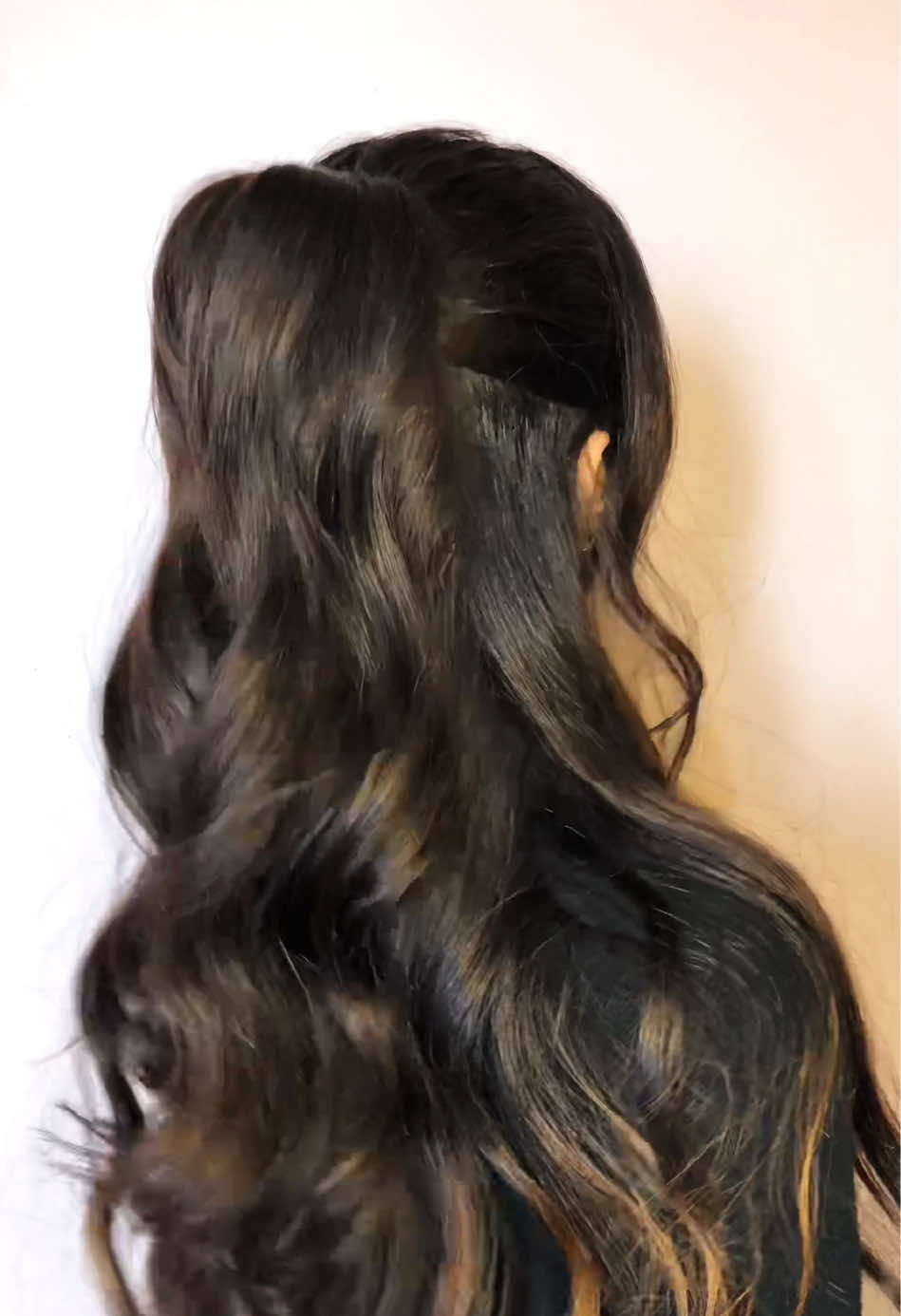تسريحة شعر لزيادة فوليوم الشعر❤️❄️ #تسريحات_شعر #تيك_توك #thebeautyzahira #zahihairstyle #hairvolume #halfuphalfdown #ponytailtutorial #توتريال #waveshair #halfuphairstyle 