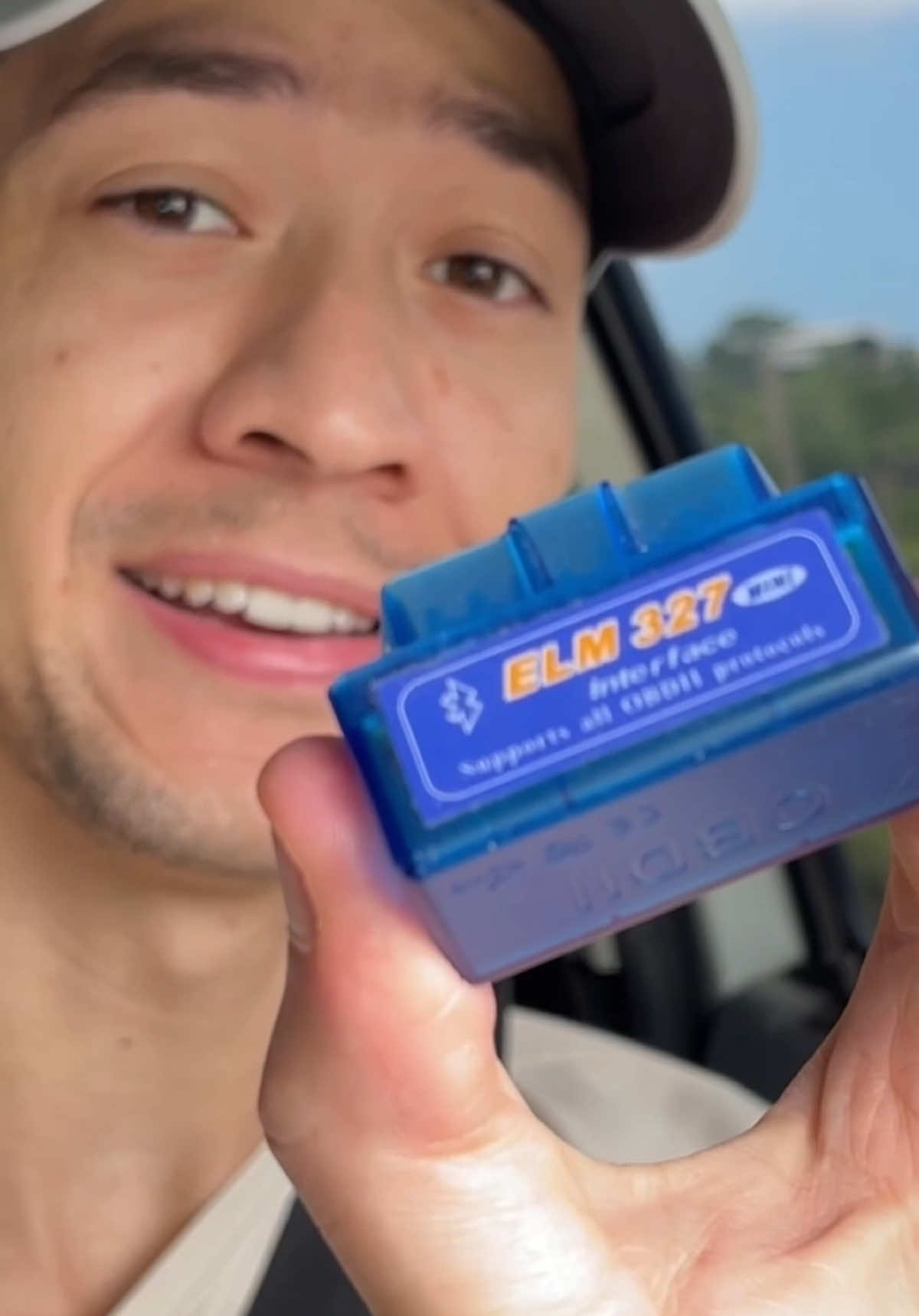 Teste do mini scanner obd2 que promete achar o erro do carro #carro #carros 