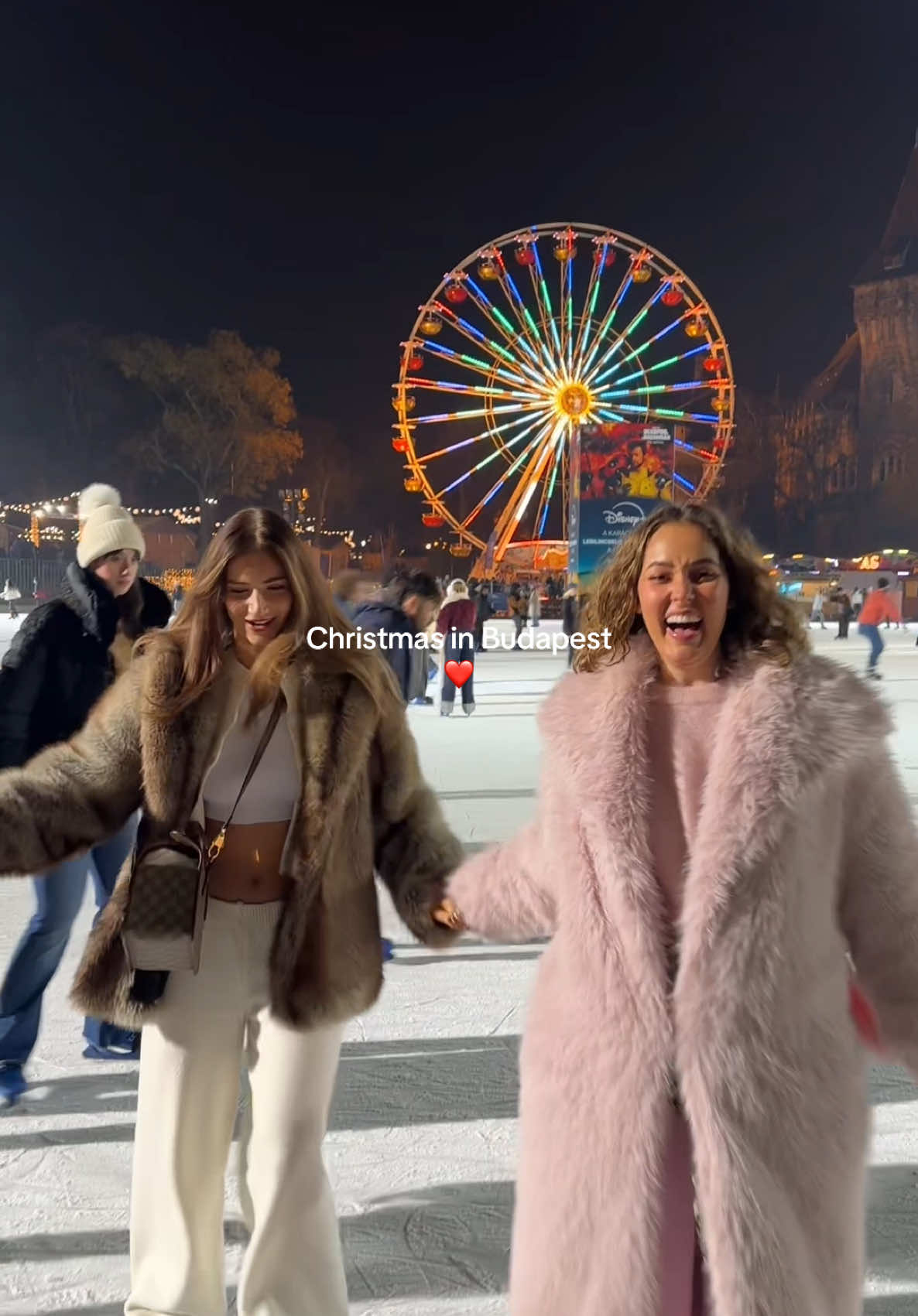 this is your sign to go to budapest this christmas 🎄🦌✨ #christmasmarket #budapest #IceSkating @Trending Travel 