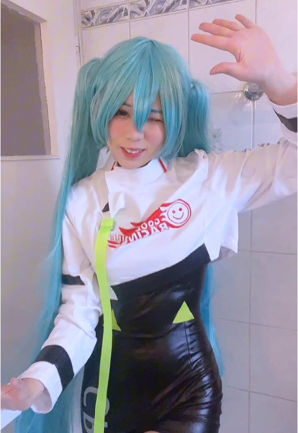 I cant believe she‘s coming to fortnite #hatsunemiku #hatsunemikucosplay #miku #mikucosplay #vocaloid #vocaloidcosplay #fortnite 